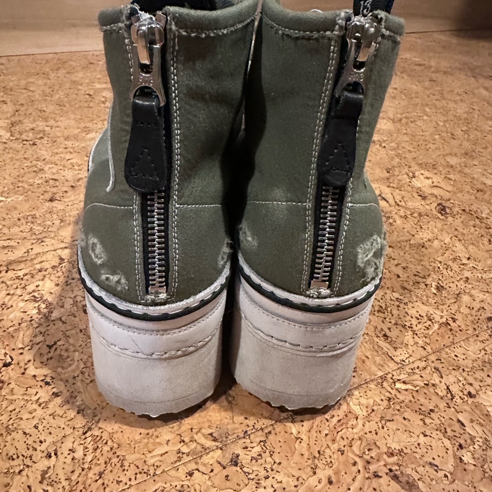 R13 Sneaker - Picture 7 of 7